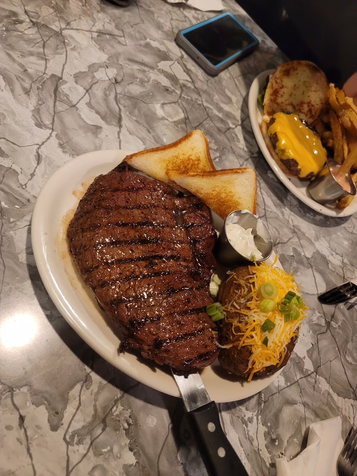 Eat 33 Image