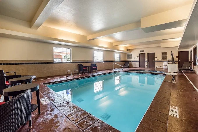 Lodging 14 Comfort Inn Ballard