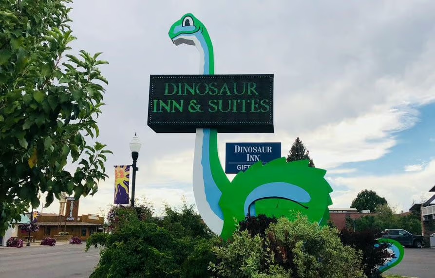 Lodging 4 Dino Inn Suites