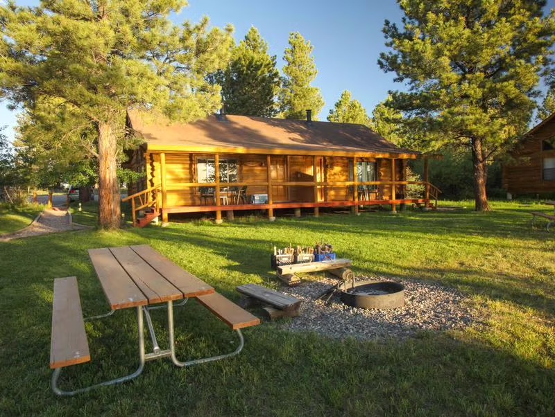 Lodging 19 Red Canyon Lodge