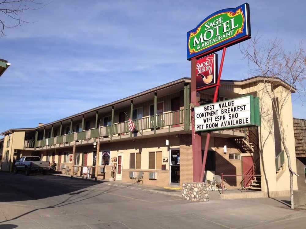 Lodging 16 Sage Motel